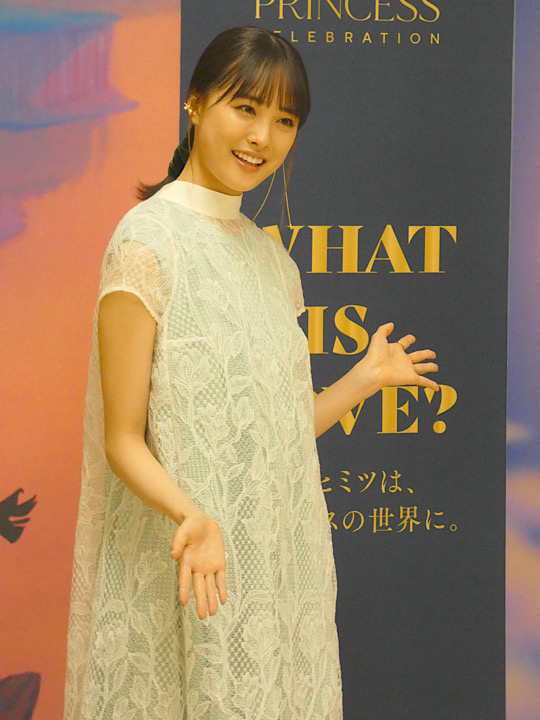 レポート 大友花恋 ディズニープリンセス展 What Is Love 輝くヒミツは プリンセスの世界に オープニングイベント News Topics 研音 Ken On